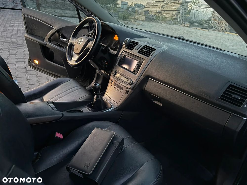 Toyota Avensis 2.0 D-4D Sol - 19