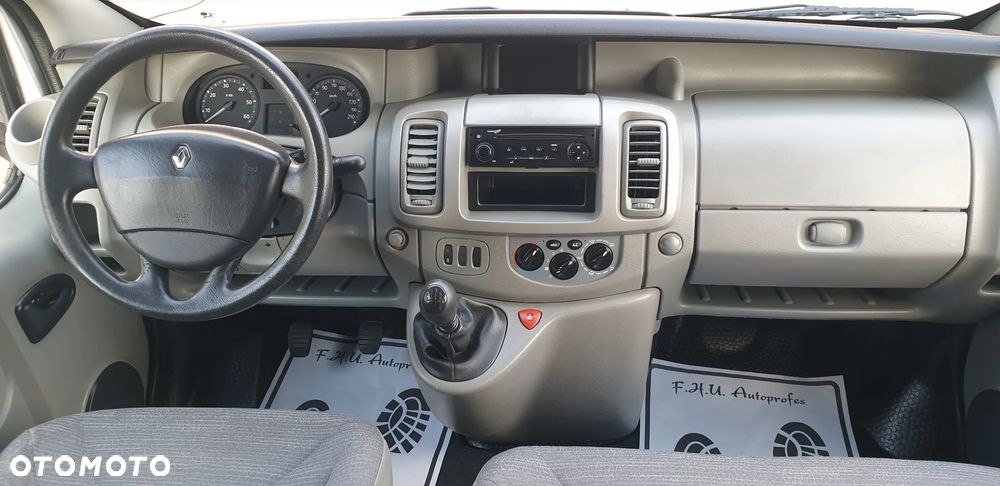 Renault Trafic - 12