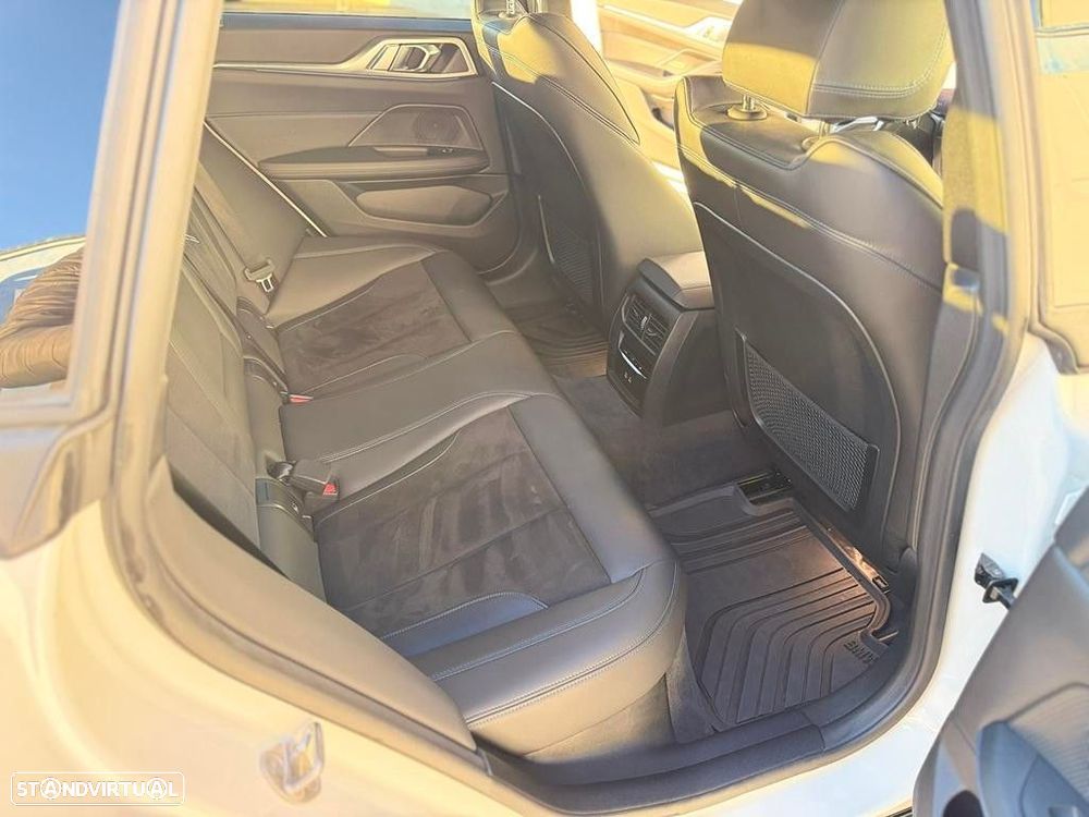 BMW i4 eDrive40 Desportiva M - 33