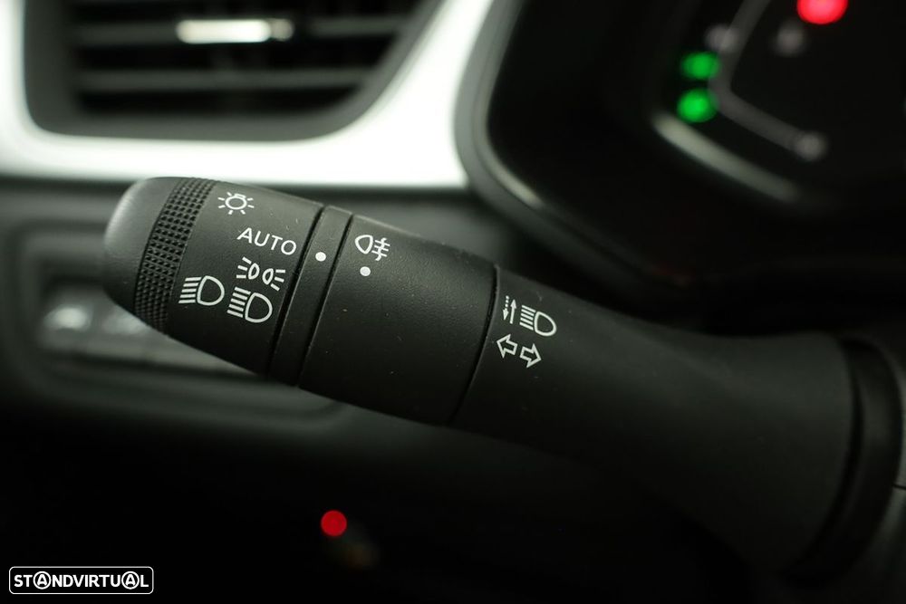 Renault Captur 1.0 TCe Techno Bi-Fuel - 17