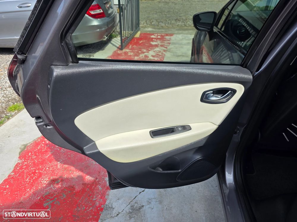 Renault Captur 0.9 TCE - 23