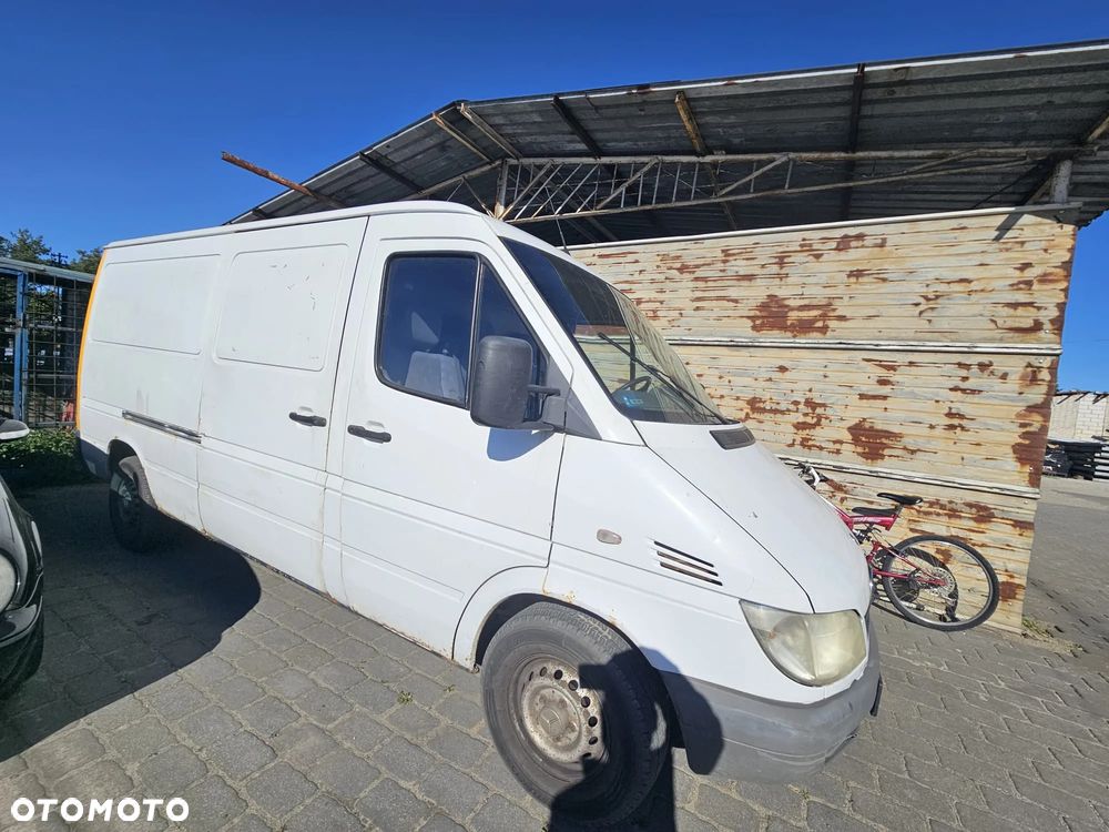 Mercedes-Benz Sprinter - 1