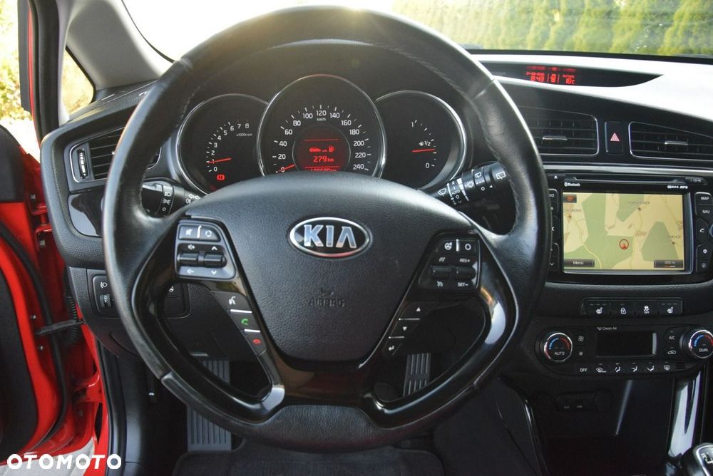 Kia Ceed 1.4 CVVT Dream Team Edition - 18