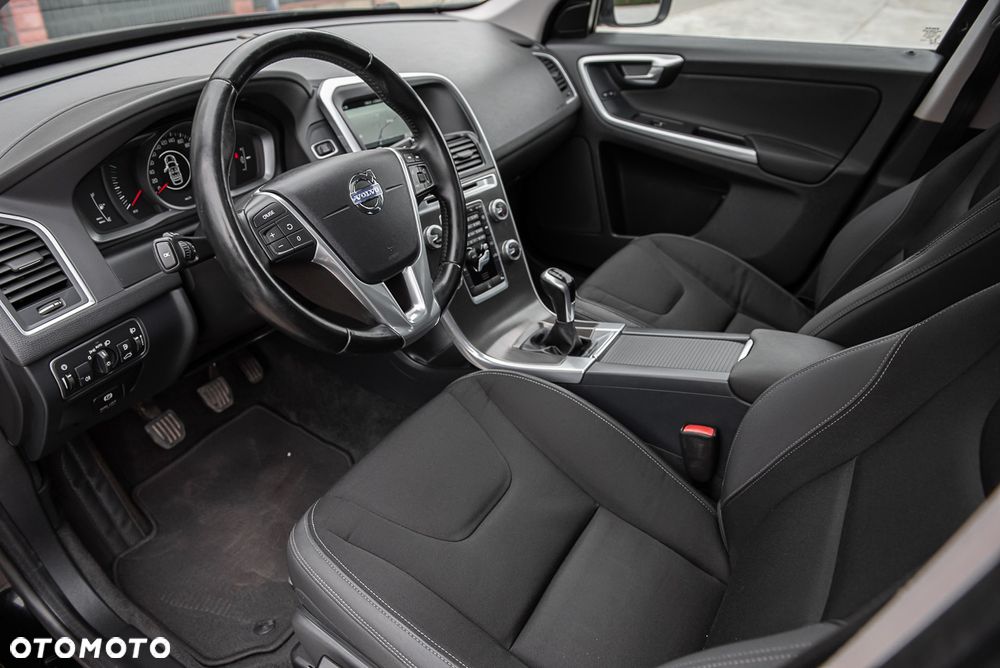 Volvo XC 60 D4 Momentum - 11