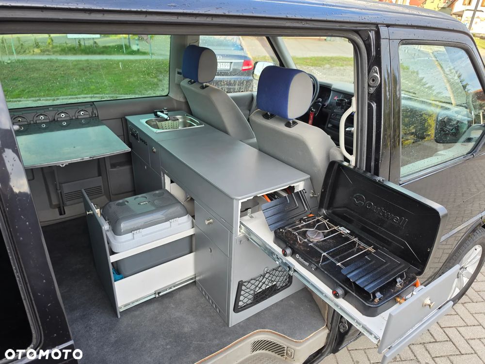 Volkswagen Multivan Standard - 11