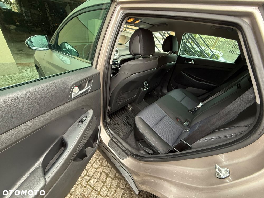 Hyundai Tucson 1.7 CRDI BlueDrive Style 2WD - 22