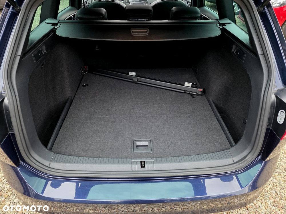 Volkswagen Golf - 38