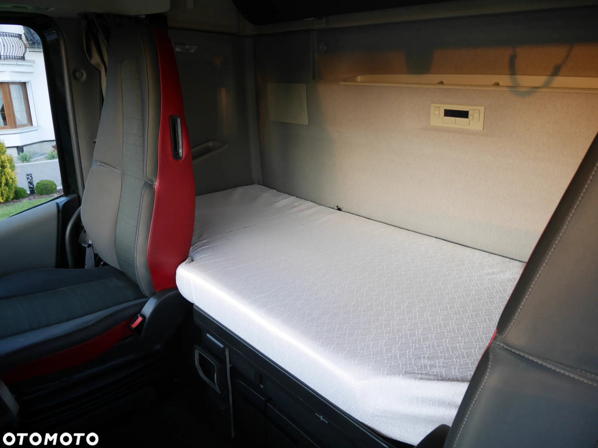 Volvo FH 4/ 500KM/ LOW-DECK/MEGA/ EURO-6/ KLIMA POSTOJOWA - 24