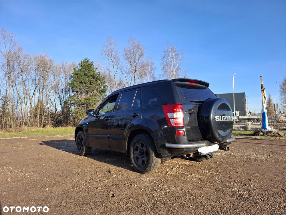 Suzuki Grand Vitara 2.0 De luxe - 8