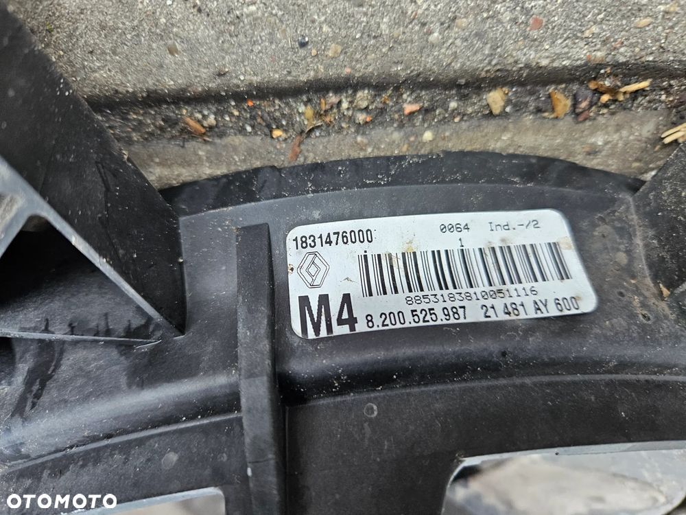 Renault Clio III 3 1.2 16v  wentylator chłodnicy 8200688372 - 2