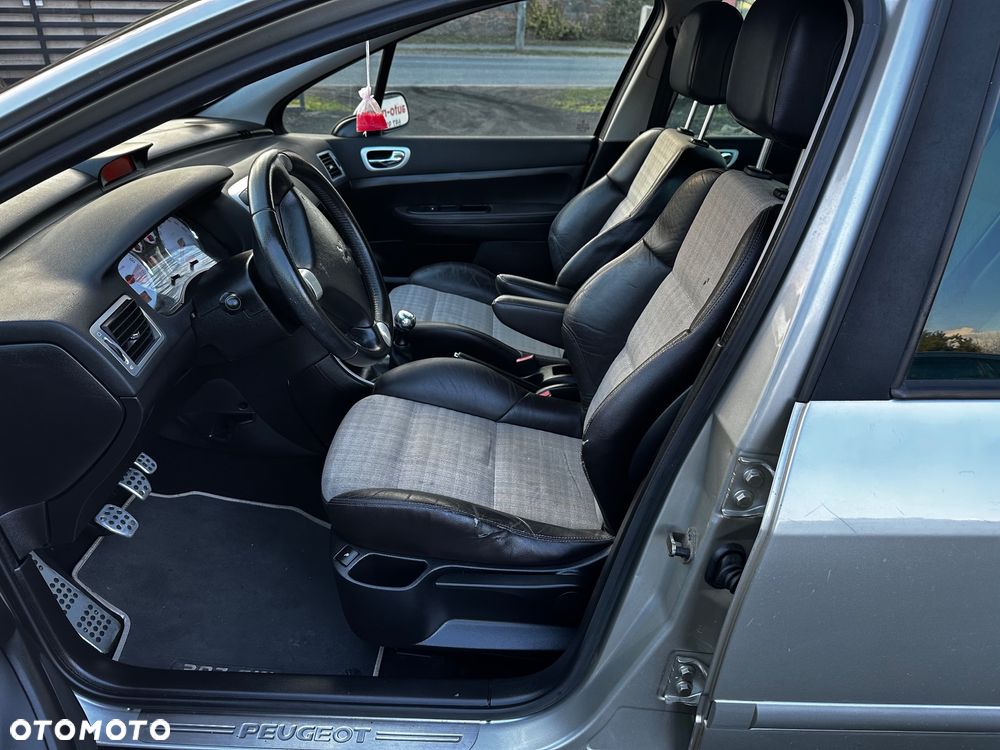 Peugeot 307 SW 140 OXYGO - 13