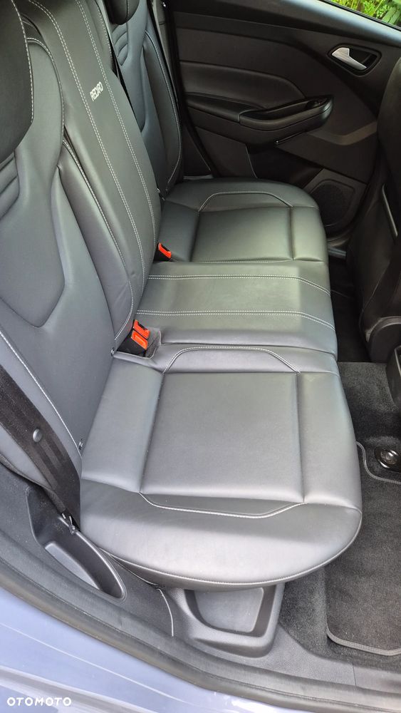 Ford Focus 2.0 TDCi ST PowerShift - 13