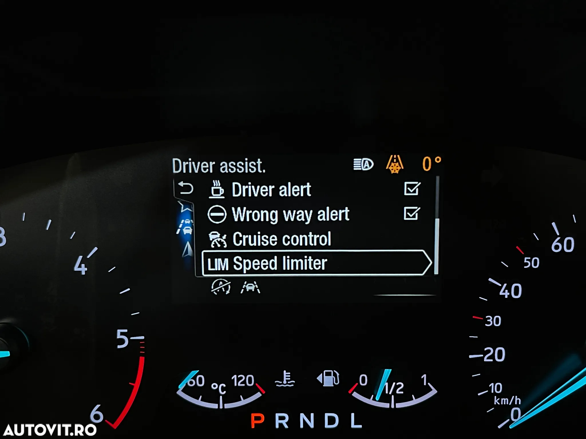 Ford Focus Turnier 2.0 EcoBlue Start-Stopp-System Aut. TITANIUM - 25