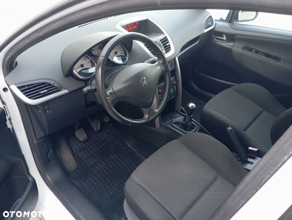 Peugeot 207 - 7