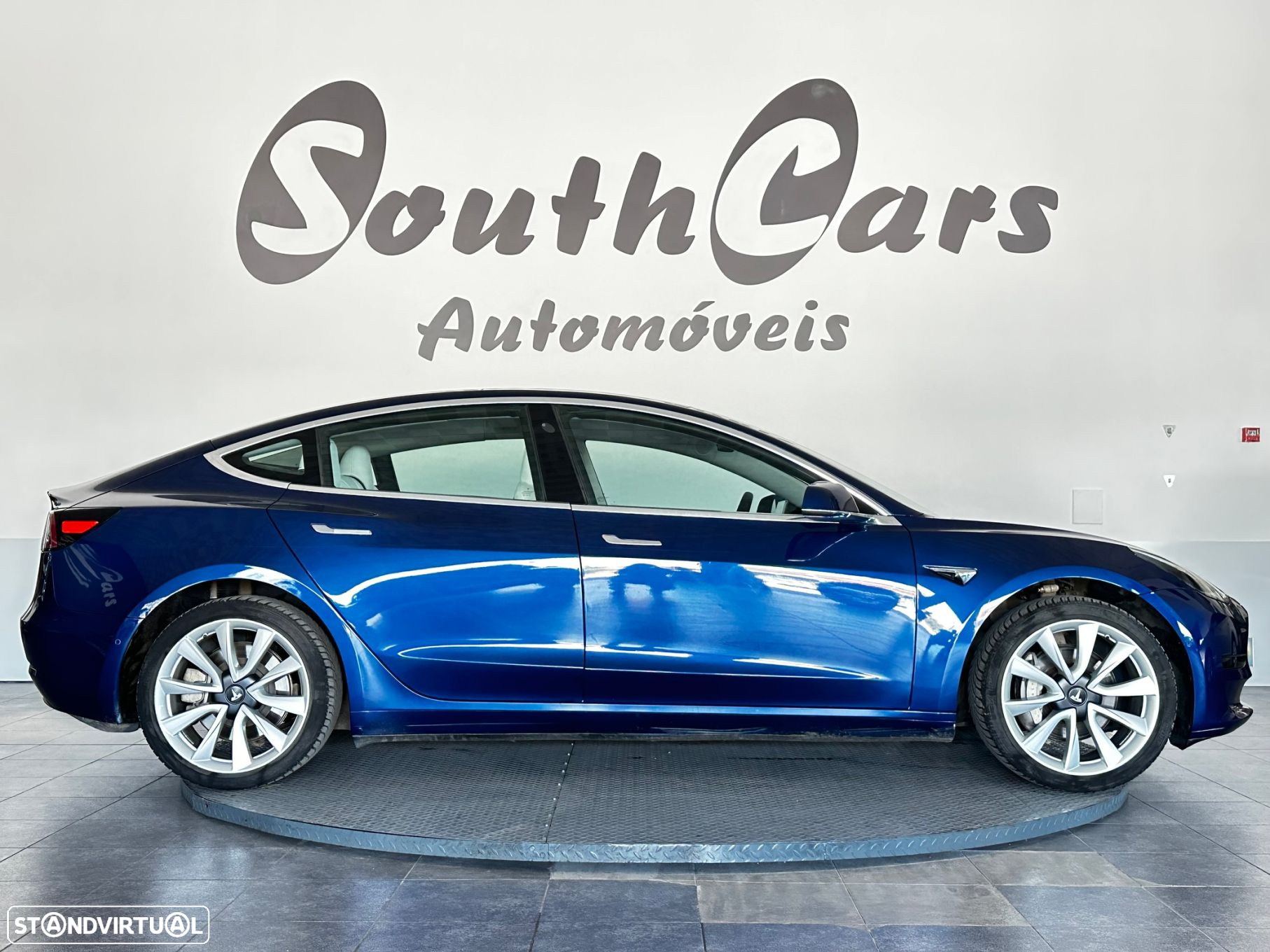 Tesla Model 3 - 2