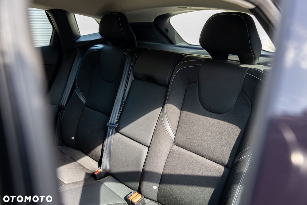 Volvo V40 T3 Momentum - 25