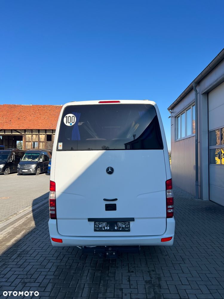 Mercedes-Benz 519 - 3