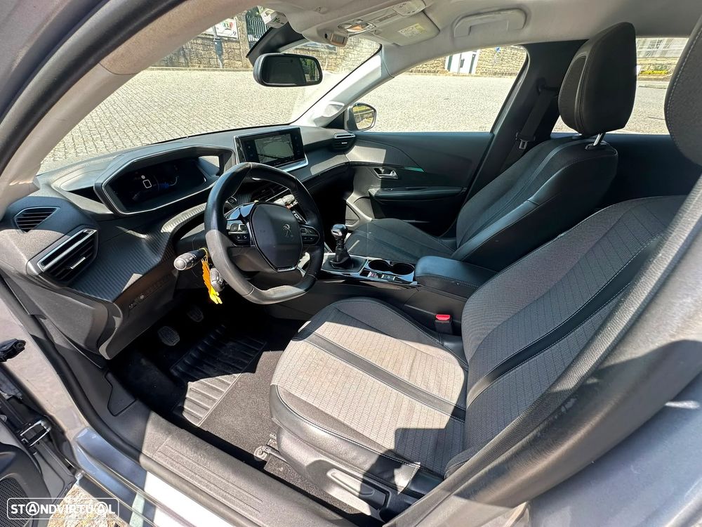 Peugeot 208 1.2 PureTech Allure - 27