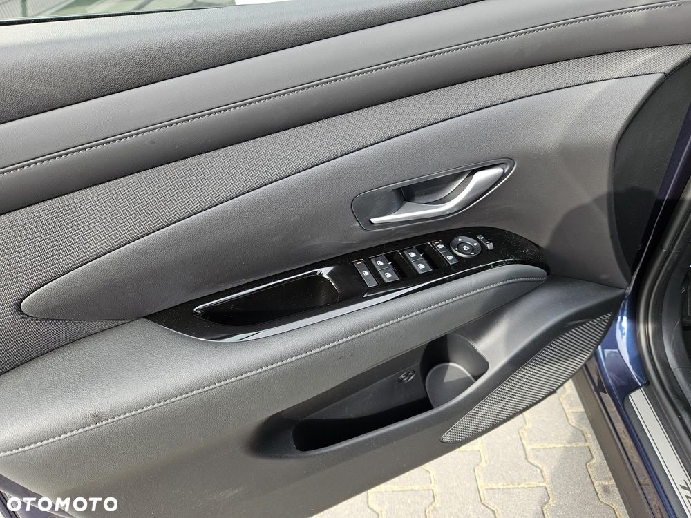 Hyundai Tucson 1.6 T-GDi HEV Executive 2WD - 19