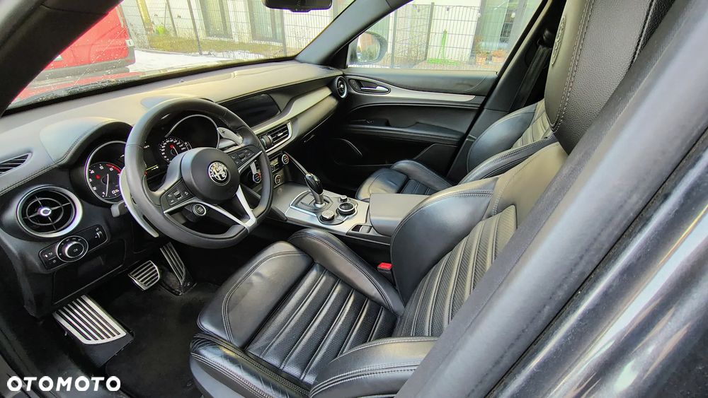 Alfa Romeo Stelvio - 7
