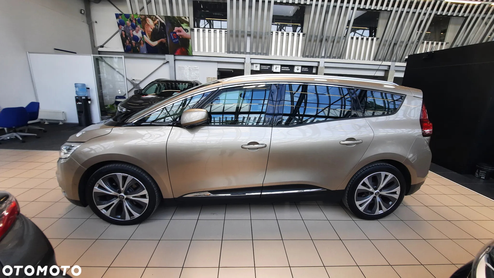 Renault Grand Scenic - 29