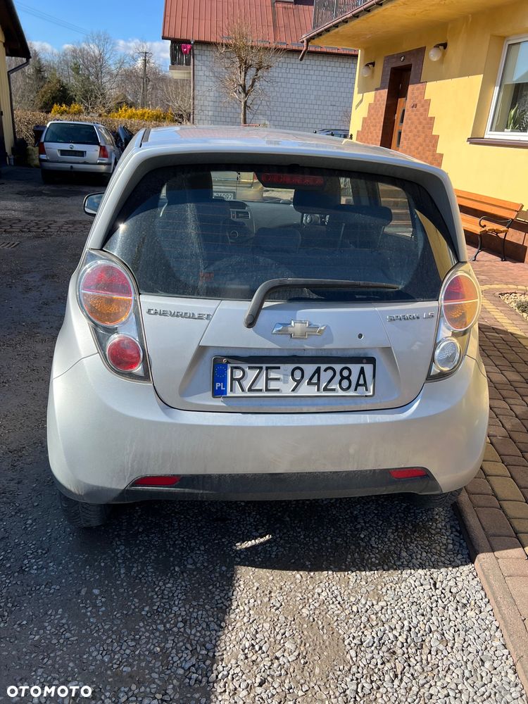 Chevrolet Spark 1.0 Base - 4