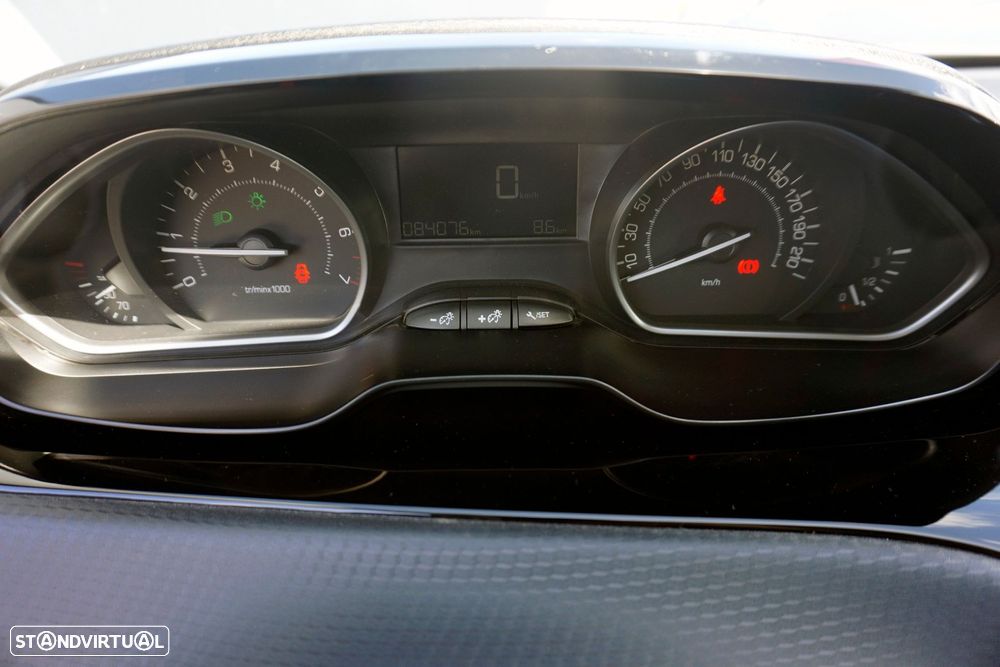 Peugeot 208 1.2 PureTech Style - 10