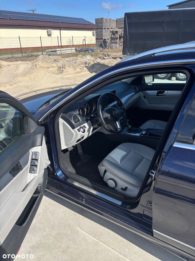 Mercedes-Benz Klasa C 350 CDI BlueEff Avantgarde 4-Matic - 12