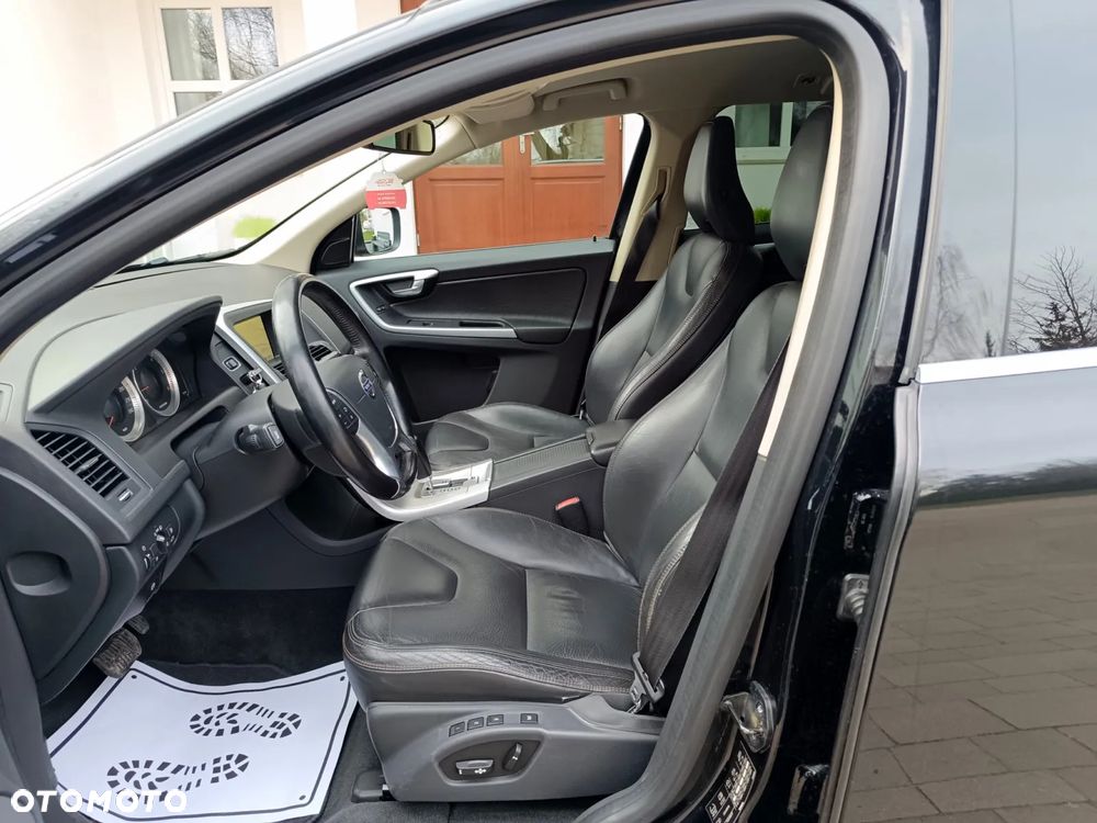 Volvo XC 60 D4 Geartronic Momentum - 26