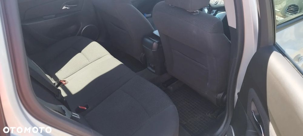 Chevrolet Cruze 1.6 - 11