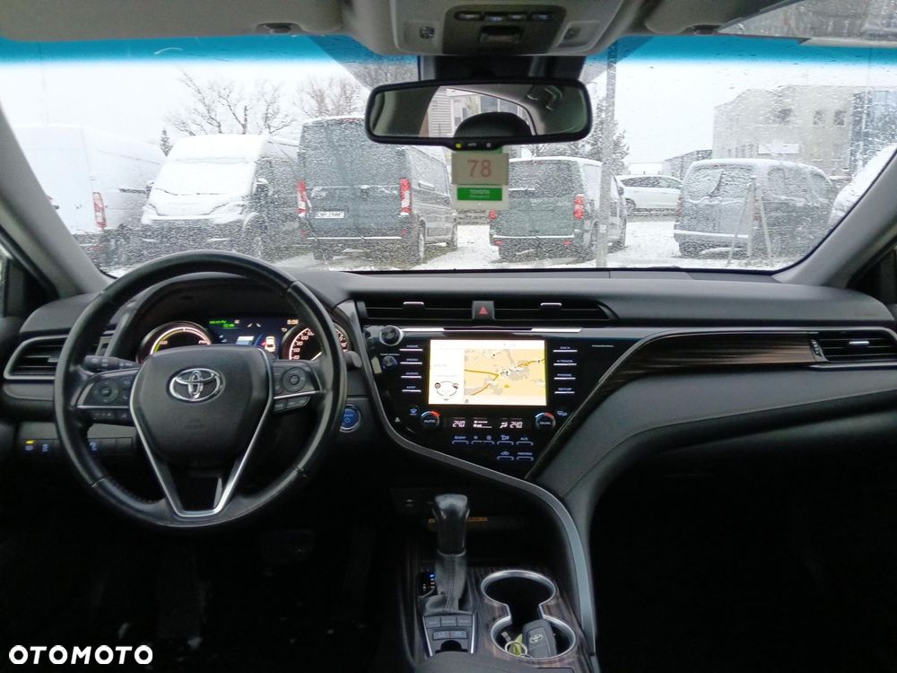 Toyota Camry 2.5 Hybrid Executive CVT - 2