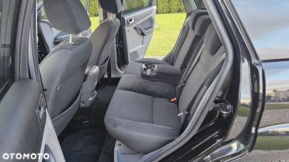 Ford Focus 2.0 TDCi DPF Ghia - 12