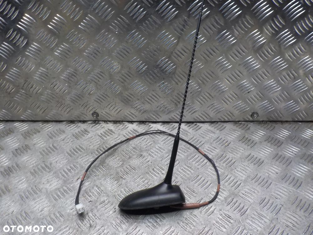 TOYOTA AVENSIS T29 ANTENA DACHOWA - 1