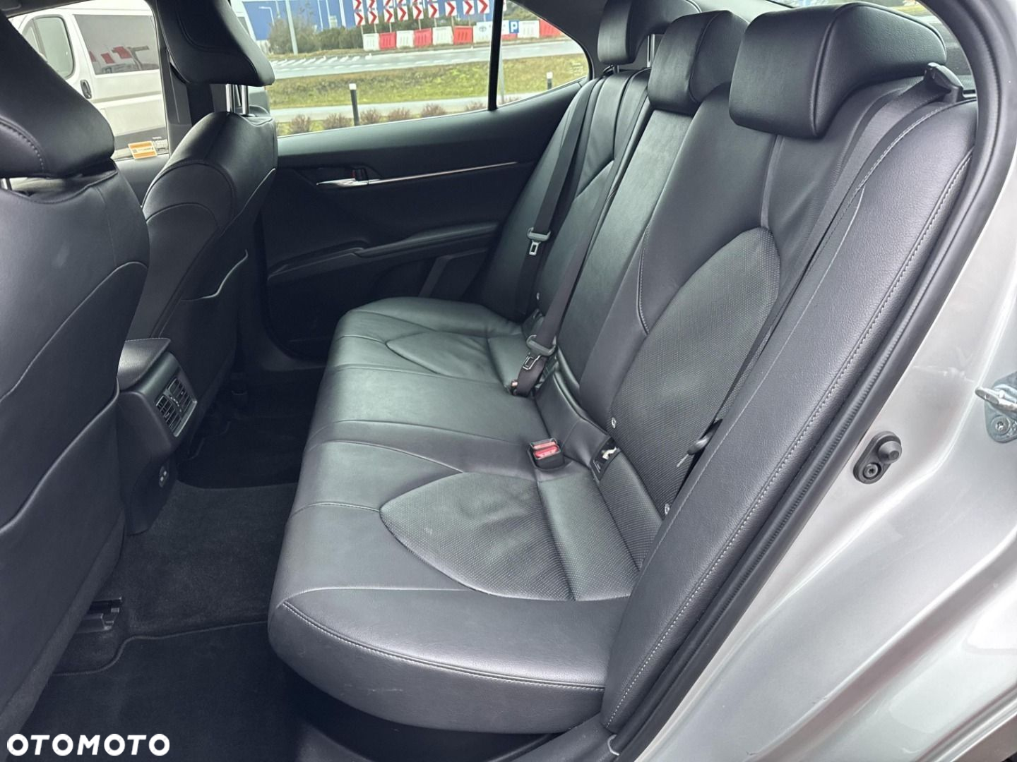 Toyota Camry - 12