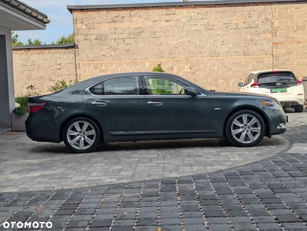 Lexus LS 600h Elegance - 17