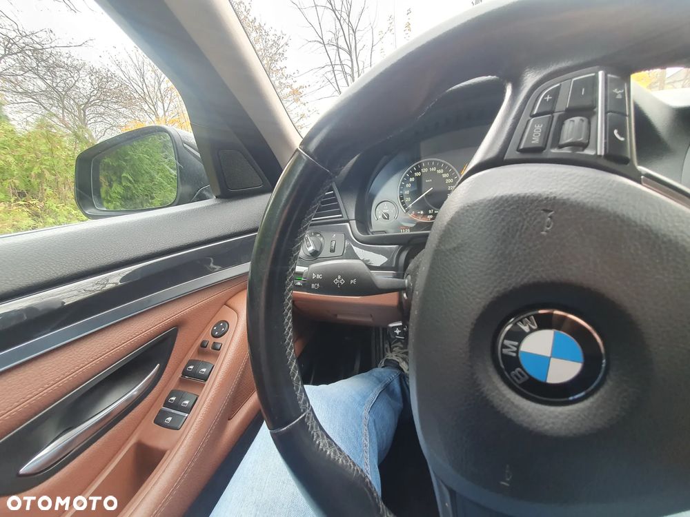 BMW Seria 5 525d xDrive Touring Sport-Aut Luxury Line - 16