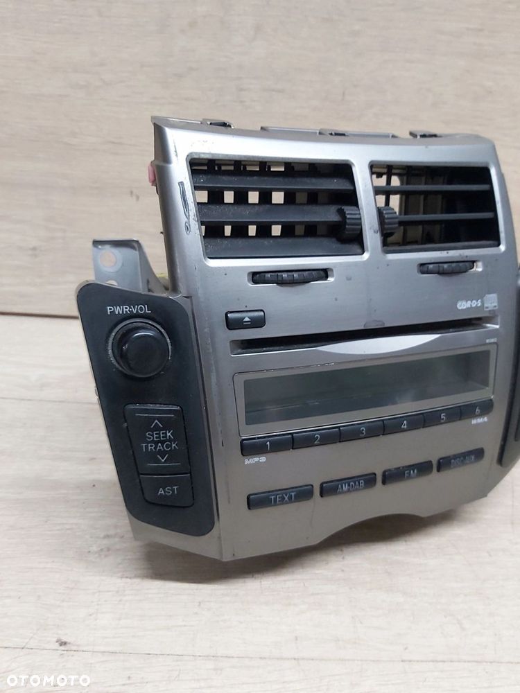 Toyota Yaris II LIFT Radio CD W13812 86120-0D520 - 2