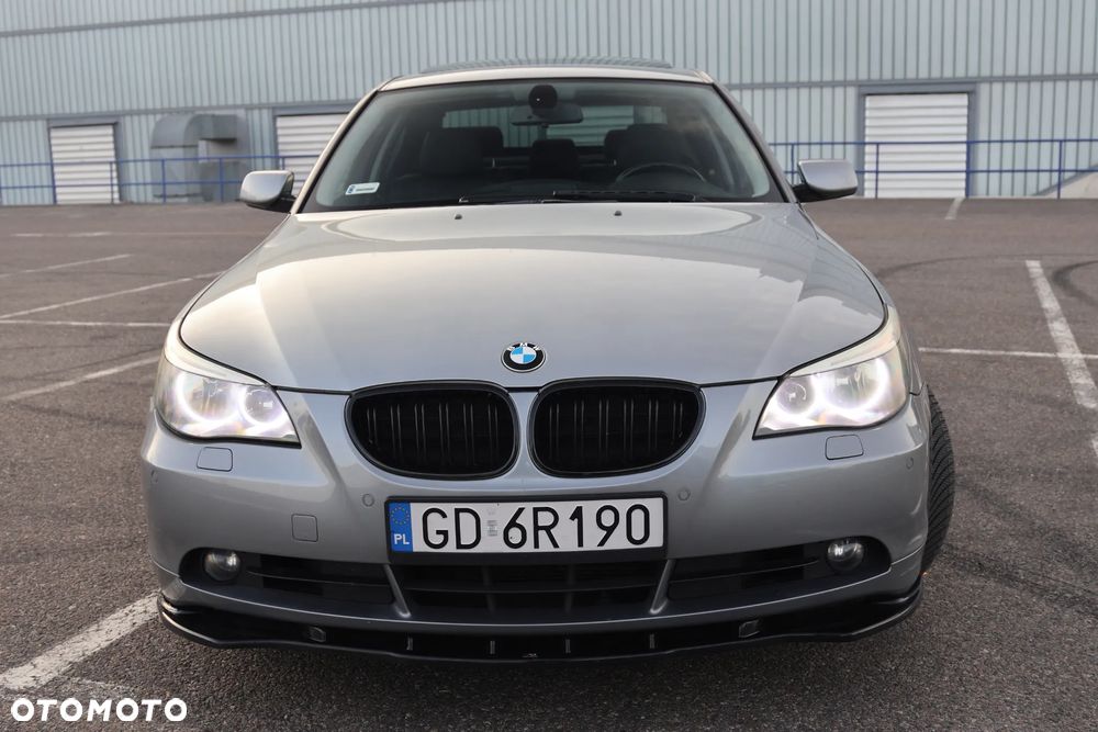 BMW Seria 5 525i - 2