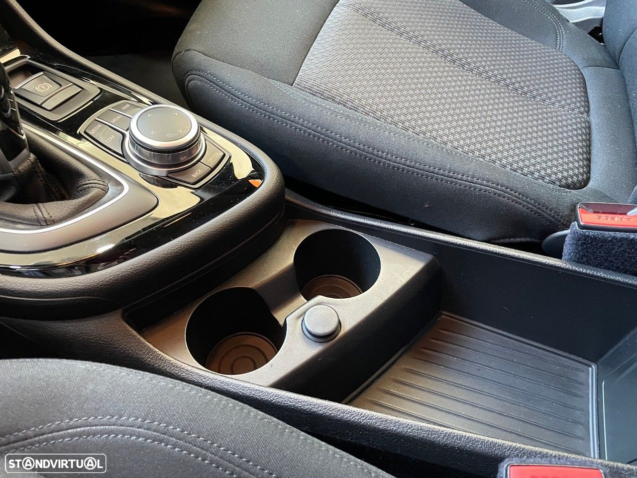 BMW 216 Active Tourer d Advantage Auto - 42