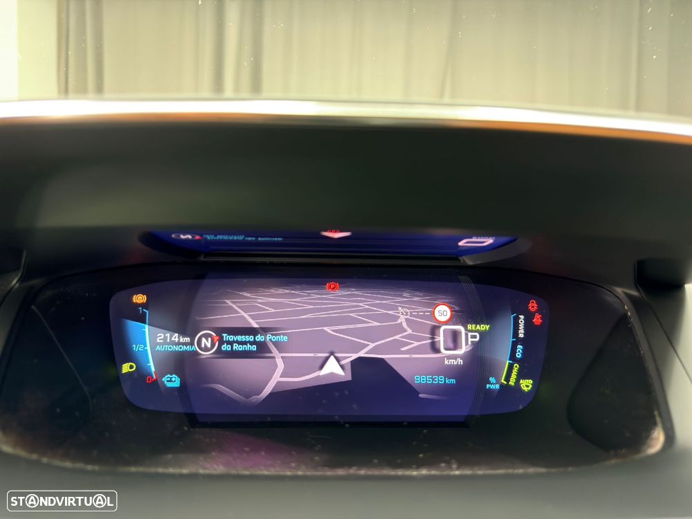 Peugeot e-2008 Allure - 19