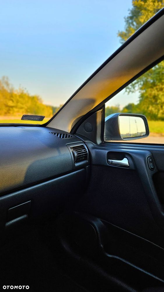 Opel Astra 1.8 Sport - 11