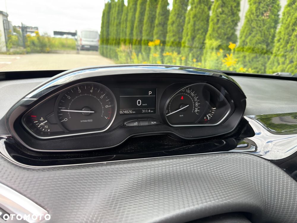 Peugeot 208 1.2 PureTech Allure S&S EAT6 - 18