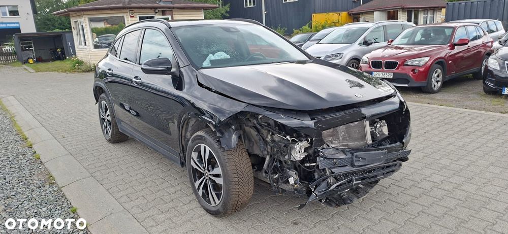 Mercedes-Benz GLA 200 d 4Matic 8G-DCT Style - 6