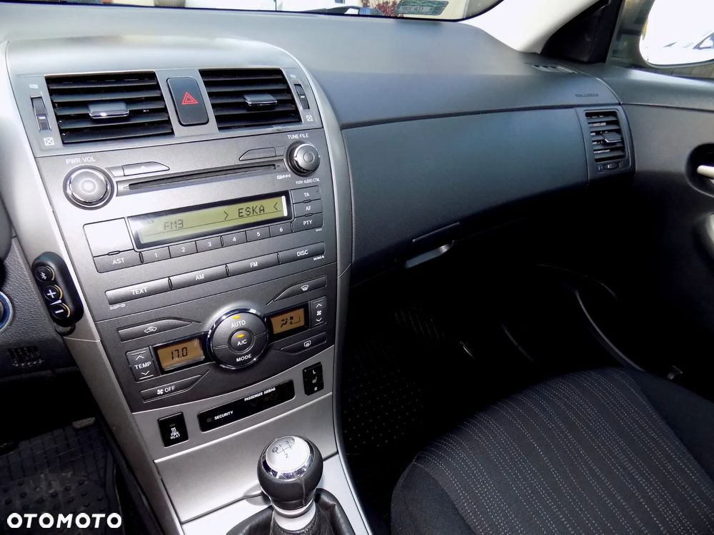 Toyota Corolla - 22