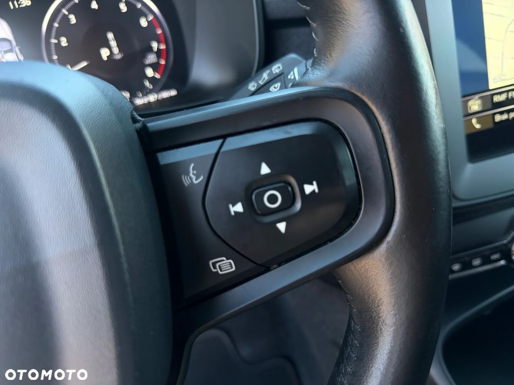 Volvo XC 40 T3 Momentum - 25