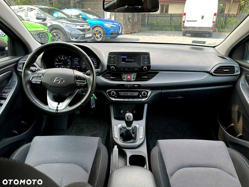 Hyundai i30 1.5 DPI Classic + - 18