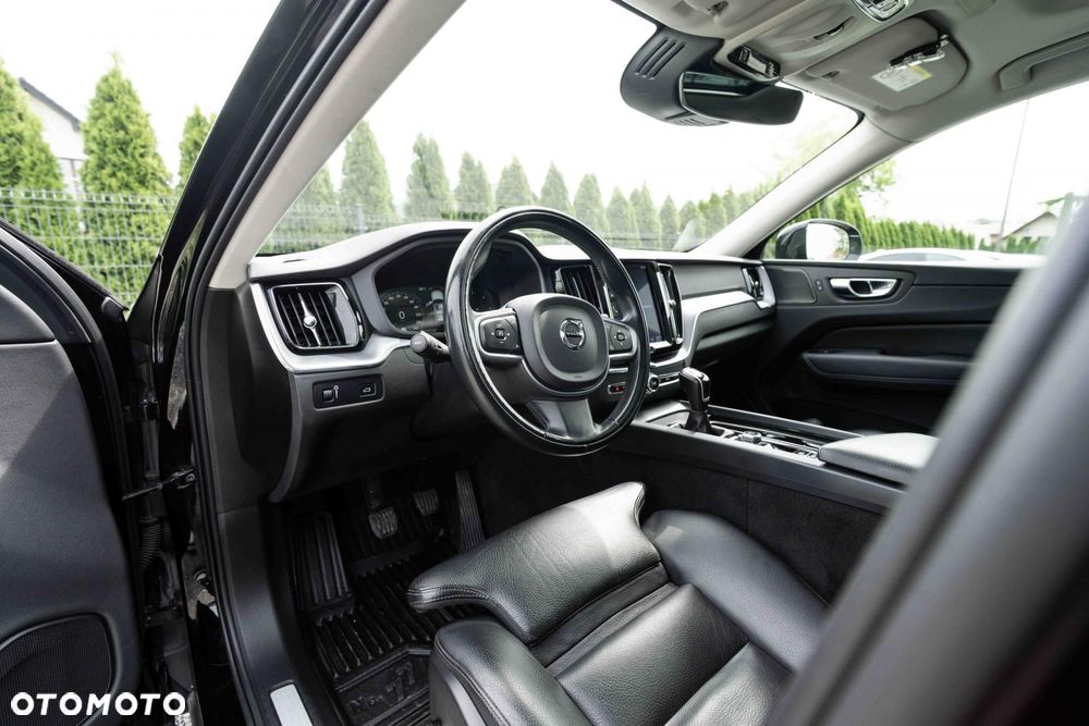 Volvo XC 60 D3 Momentum Pro - 10