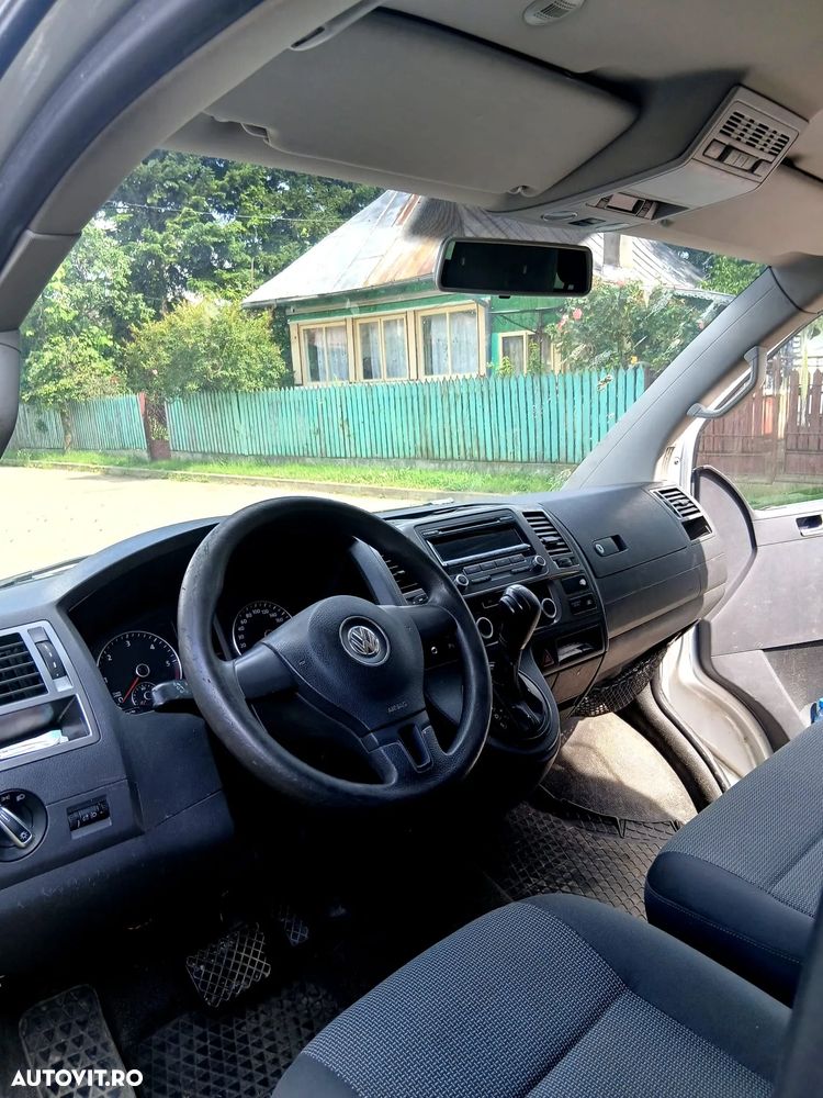 Volkswagen Caravelle - 7