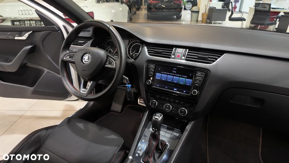 Skoda Octavia 2.0 TDI DSG RS - 30