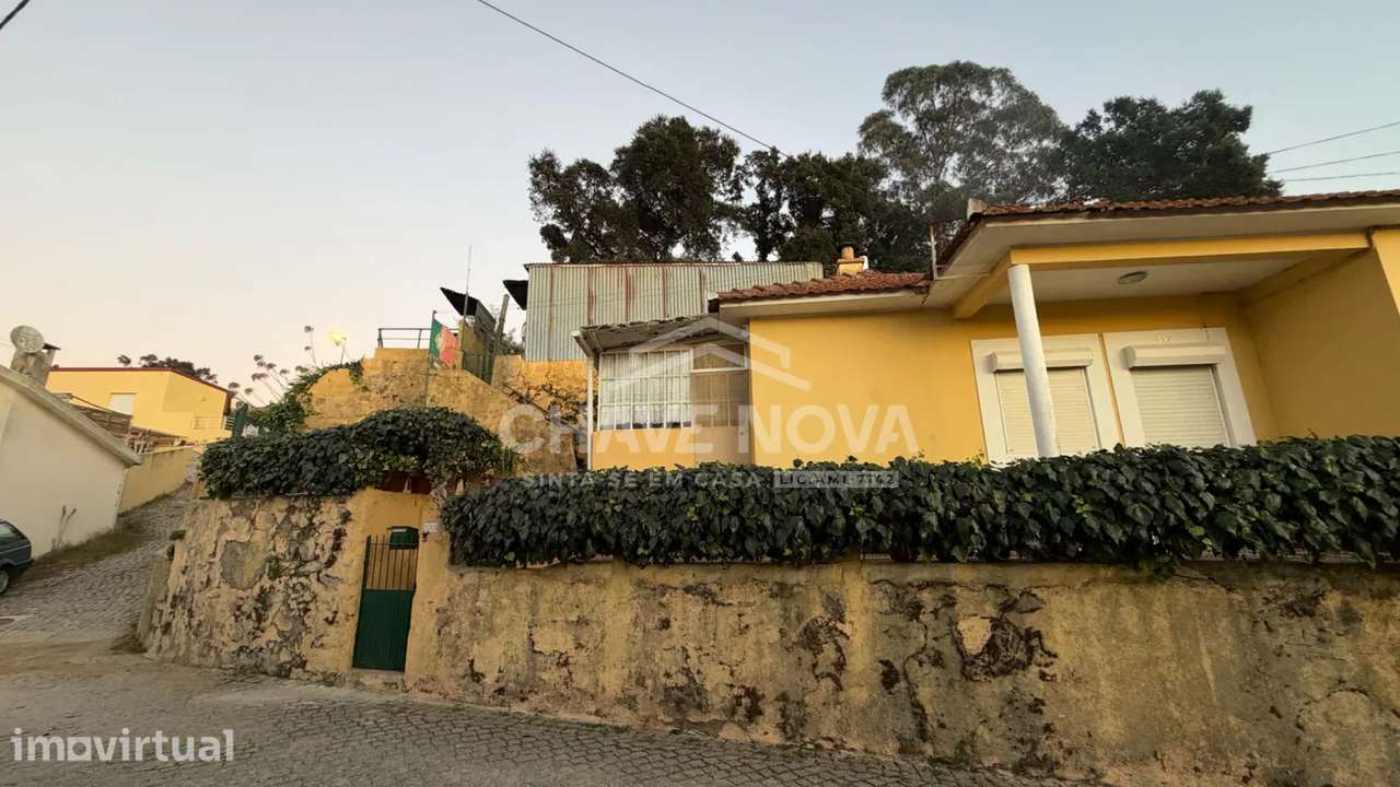 Duas Moradias T2 com Logradouro e Terreno Urbano de 600 m² GAIA - Grande imagem: 2/6